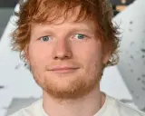 Ed Sheeran z rudymi włosami i niebieskimi oczami. Zastanawiasz się, ile kosztuje bilet na koncert Ed Sheeran?