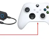 Adapter Bluetooth do podłączenia słuchawek bezprzewodowych do Xbox One.