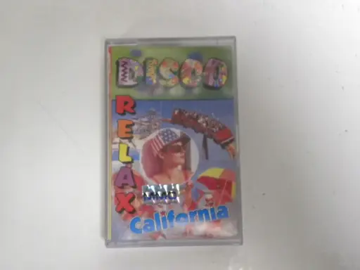 Okładka kasety "Disco Relax California" z grafiką plażową i kolejką górską.