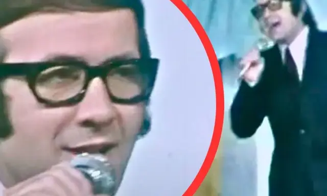 Kto śpiewa piosenkę do zakochania jeden krok? To Czesław Niemen w okularach, z mikrofonem w dłoni, w eleganckim garniturze.