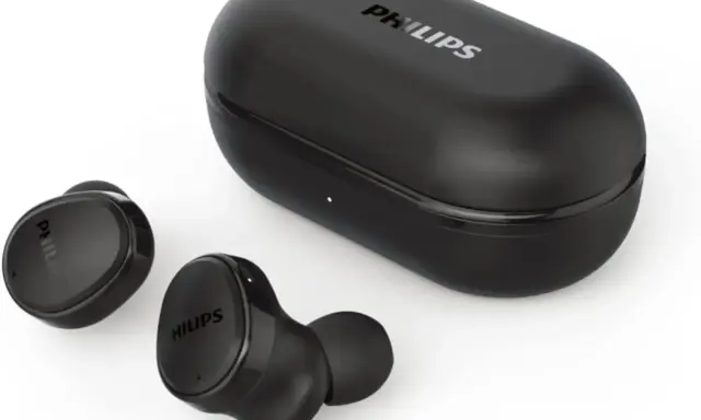 Czarne słuchawki bezprzewodowe Philips TAT2206 z etui. Dowiedz się, jak wyłączyć słuchawki bezprzewodowe Philips TAT2206.